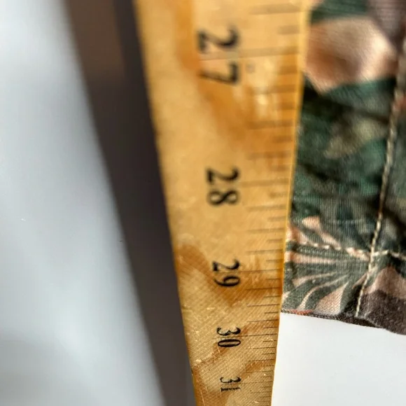 Sundance Women’s Size 10 Lagoon Linen Blend Tropical Camo Cargo Pants  3889 - Picture 10 of 11